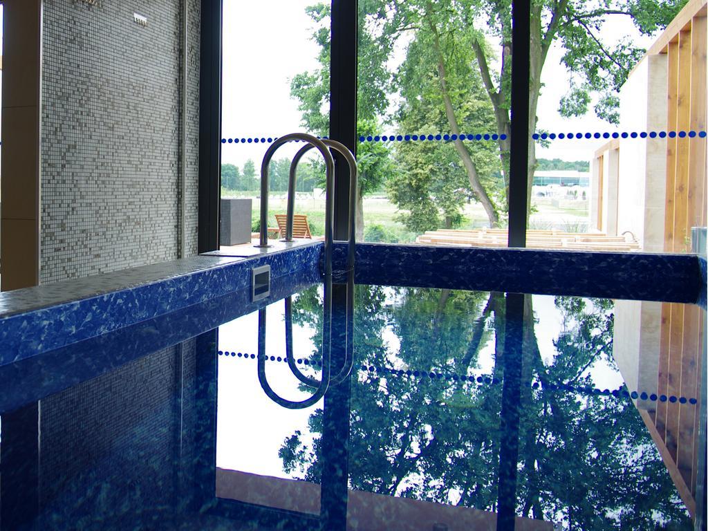 Hotel Uniejow Buitenkant foto