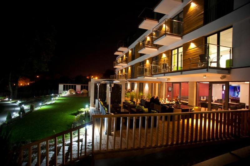 Hotel Uniejow Buitenkant foto