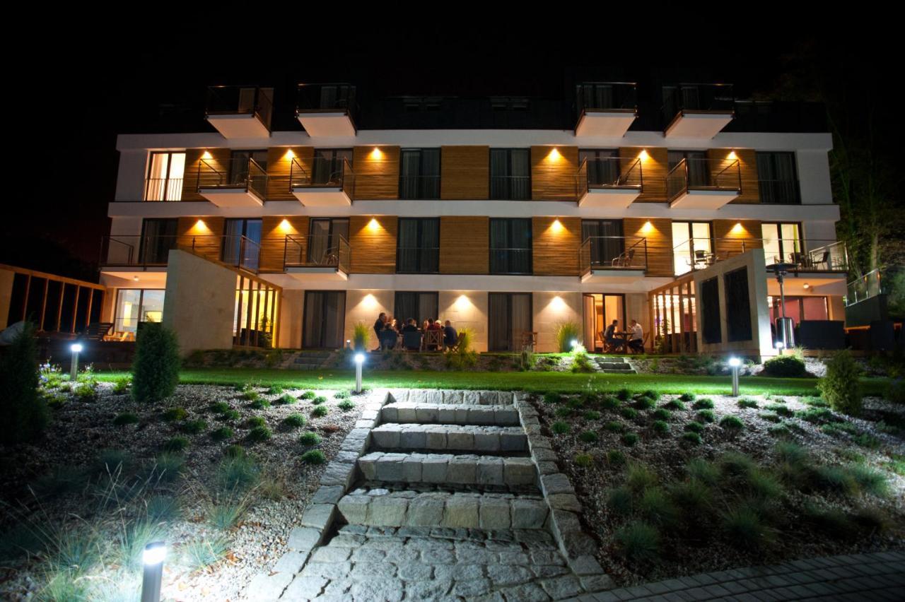 Hotel Uniejow Buitenkant foto